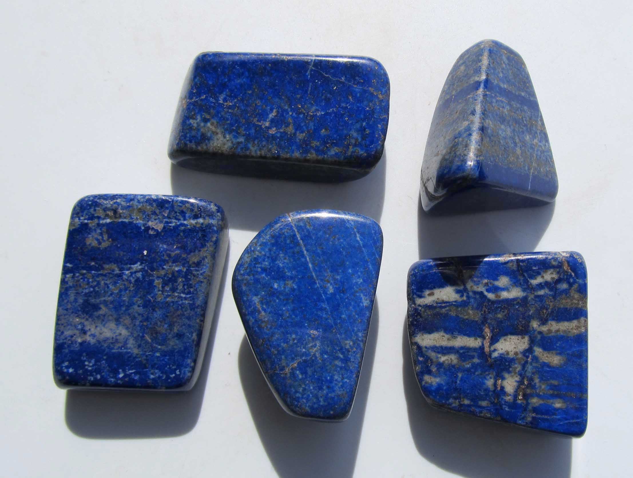 lapislazuli kaufen und die königliche Energie des Blausteins spüren