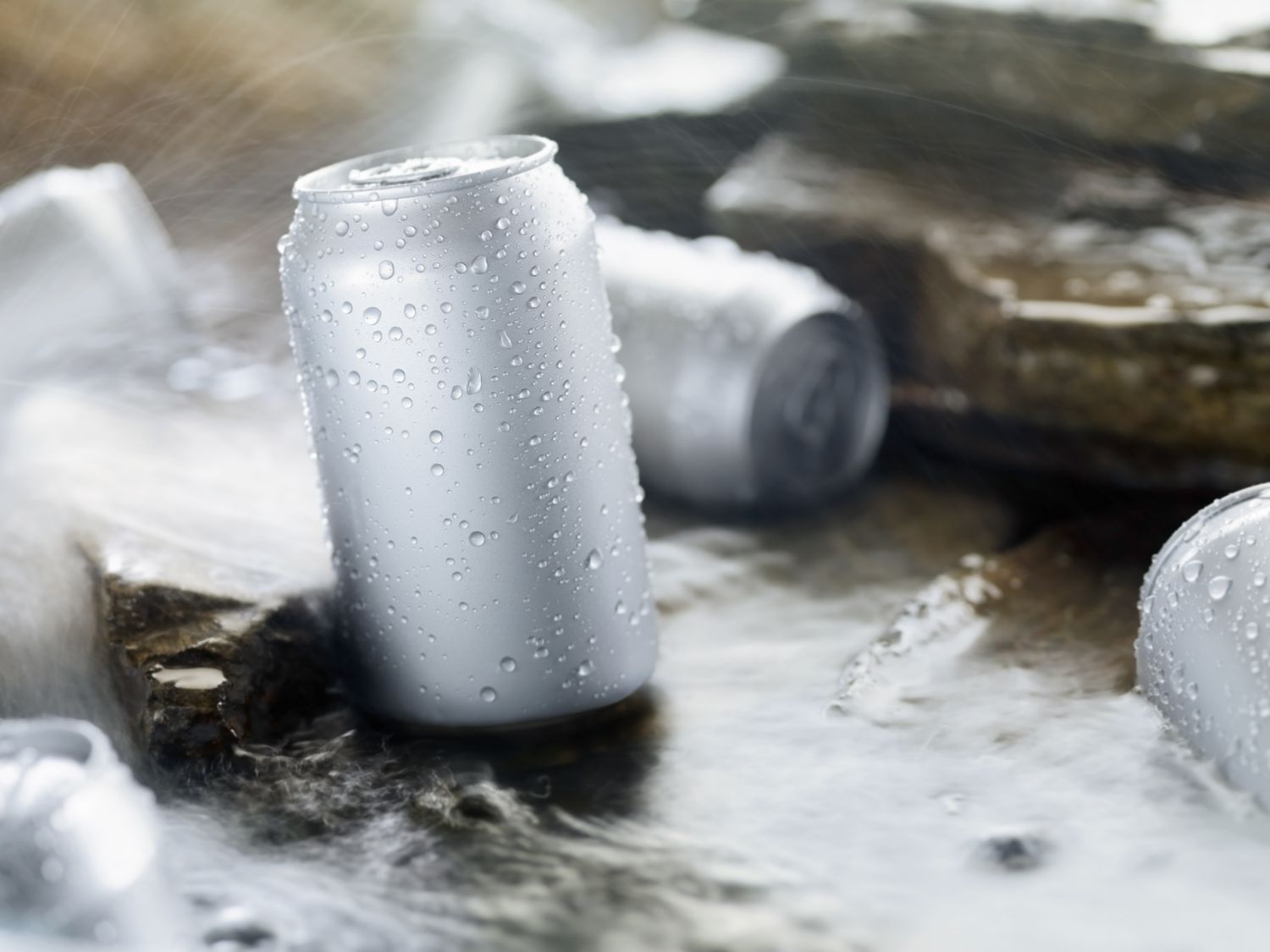 Die Zukunft des Trinkens: Reines Dosen Wasser von NEA Water