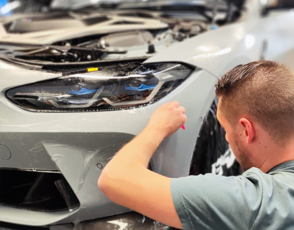 Gönnen Sie Ihrem Fahrzeug neuen Glanz: Leasing Auto Aufbereitung bietet professionelle Xpel Folie München und Fahrzeugaufbereitung mit Herz